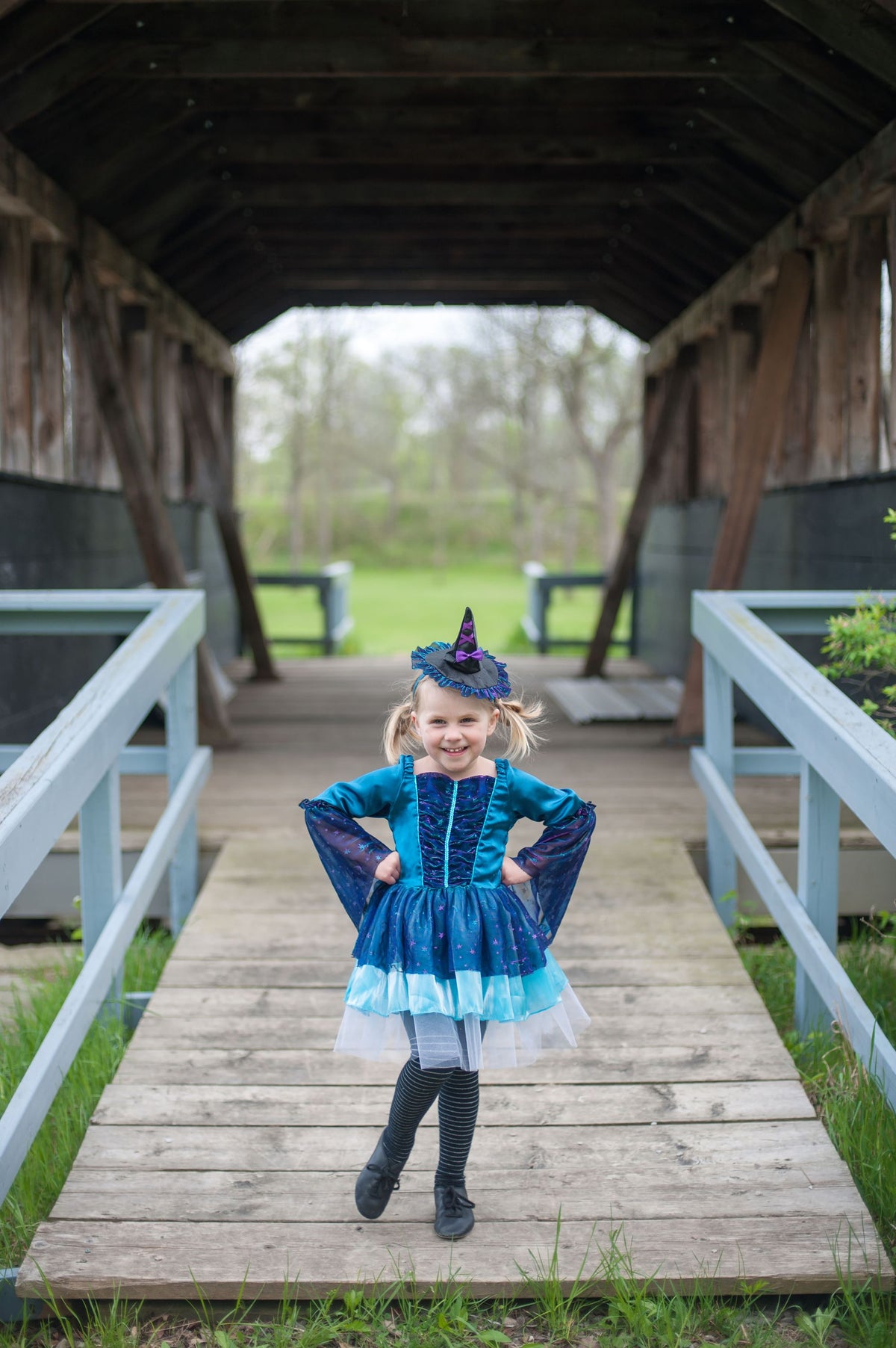 Hexenkleid blau mit Hut 5-6 Jahre