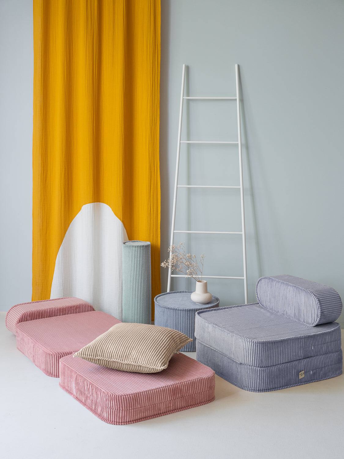 Flip Chair/ Blueberry Blue