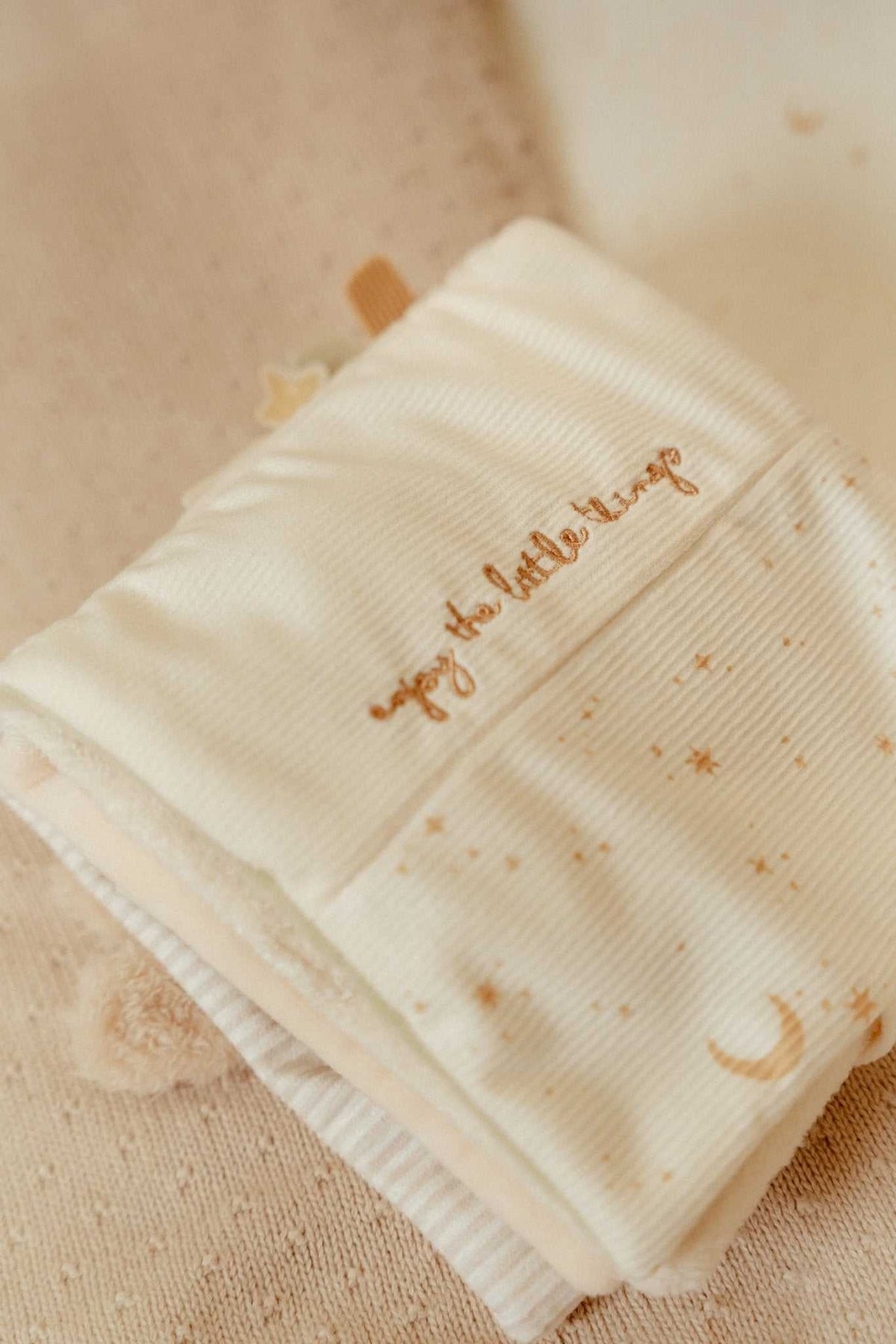 Stoffbuch mit Aktivitäten/ Newborn Naturals