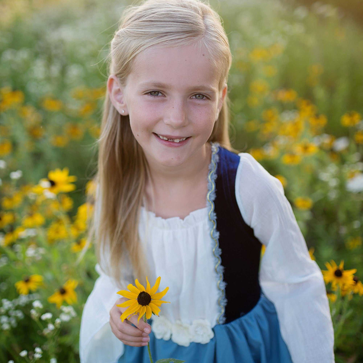 Bauernkleid blau 5-6 Jahre