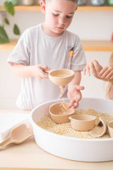 Sensorik Schalen-Set Coral/Yellow aus lebensmittelechtem Silikon für pädagogisches Kinderspiel ab 6 Monaten