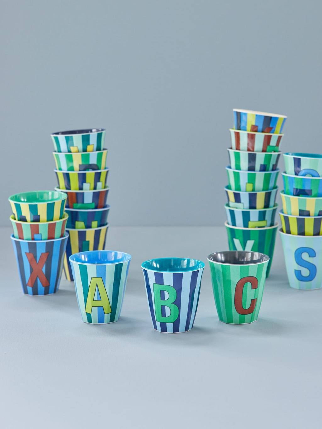 Buchstabenbecher - F  250 ml